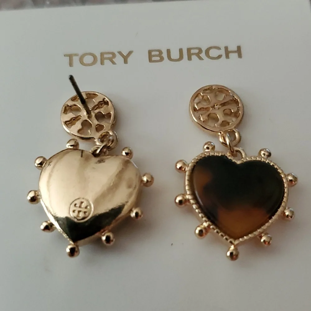 Tory Burch Resin Brown Heart Logo Small Drop Earrings - Picture 7 of 7